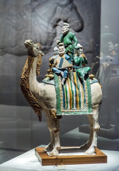 三彩骆驼载乐俑：万国来朝的盛世风采